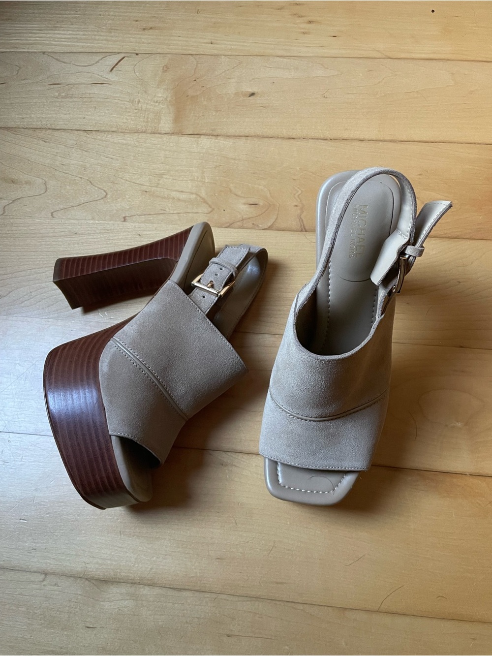 ✨Rye chunky suede platform heel sandals✨ - Picture 2 of 6